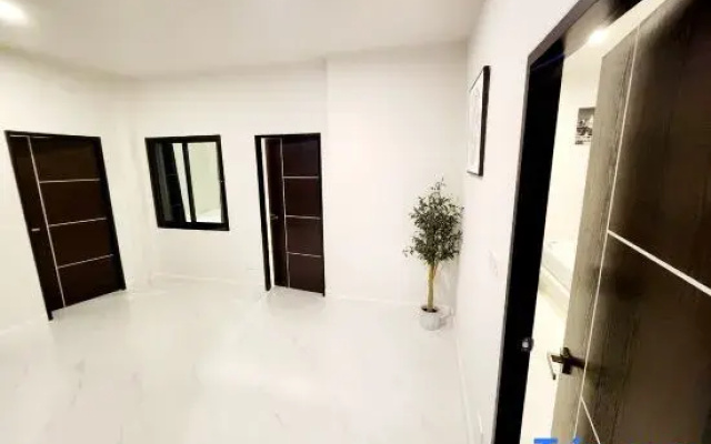 Hidden Space Private Pool Villa Bangsaen