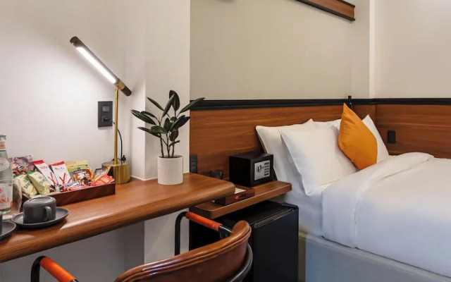 Metrolux City Contemporary Hotel