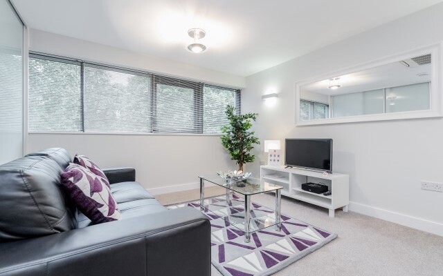 Roomspace - New Manor House