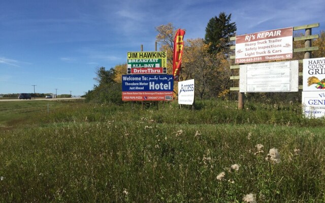 Theodore Motor Hotel