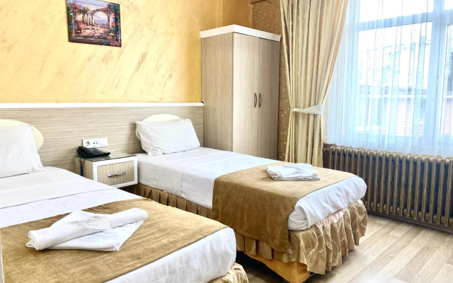 Grand Oral Hotel