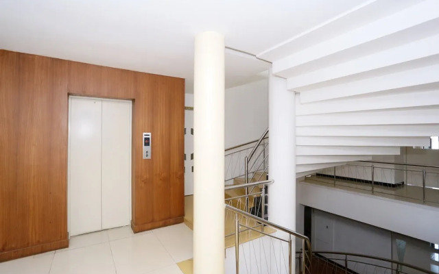 Capital O 19742 Hotel Dona Castle