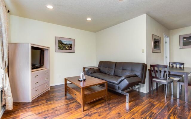 The Sandstone Point Inn