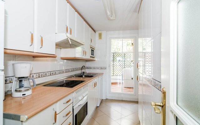 SAT - Contemporary Apartment in Puerto Banus