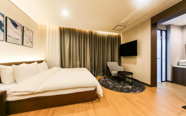 No 25 Changwon Myeongseo