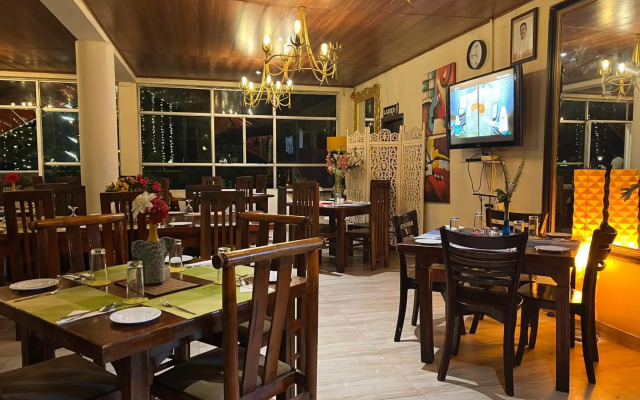 Hill Cool Hotel & Restaurant