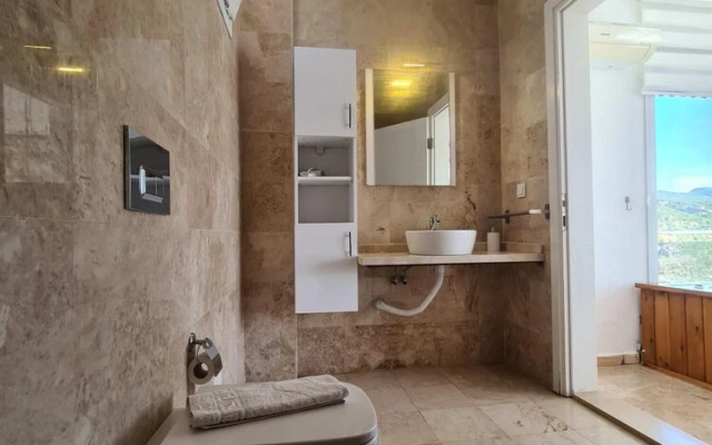 Villa With Jacuzzi Pool and Backyard in Kalkan