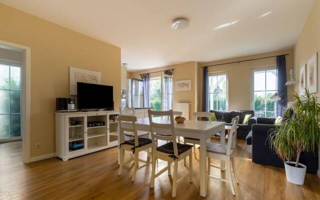 Holiday Flat in Bastorf With its own Garden