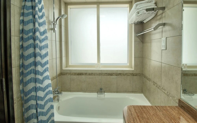 Royal Oceanic - Studio Apartment - MSG 8724