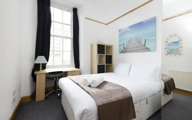 JOIVY Spacious 3 Bed Apartment In The Old Town