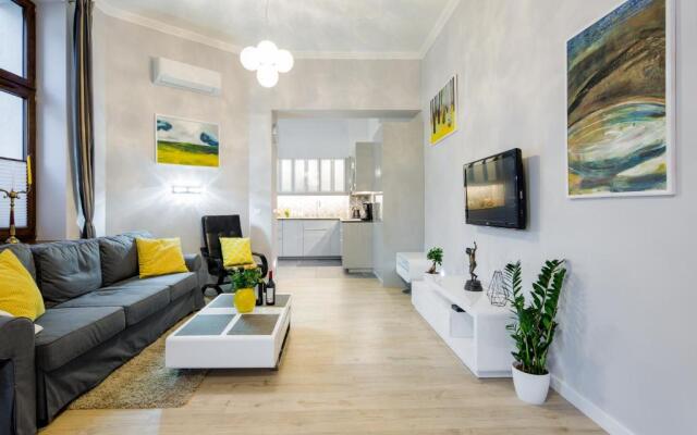 Kings Landing Apartament