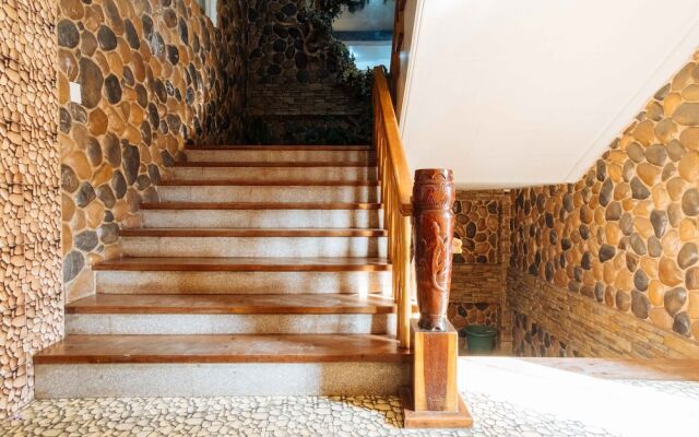 RedDoorz Plus near Strawberry Farm Baguio