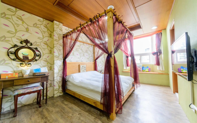 Owl Castle Bed and Breakfast