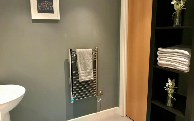 Your Stay Bristol Marsh House