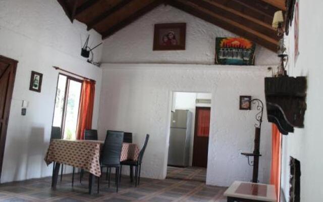 La Ponderosa Hostel & Camping