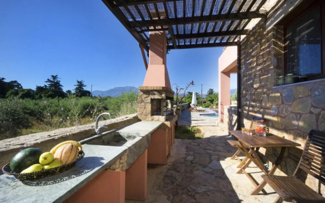 Nafsika Villa in Litsarda