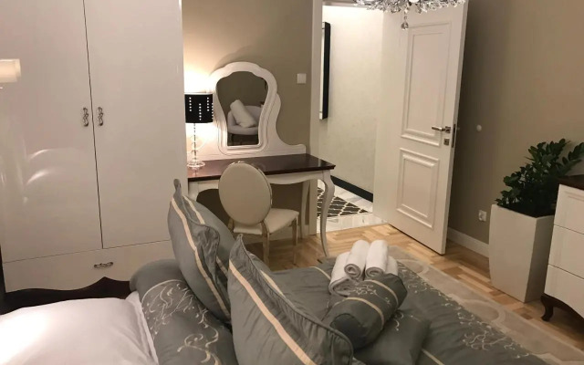 Apartament z prywatnym, krytym basenem