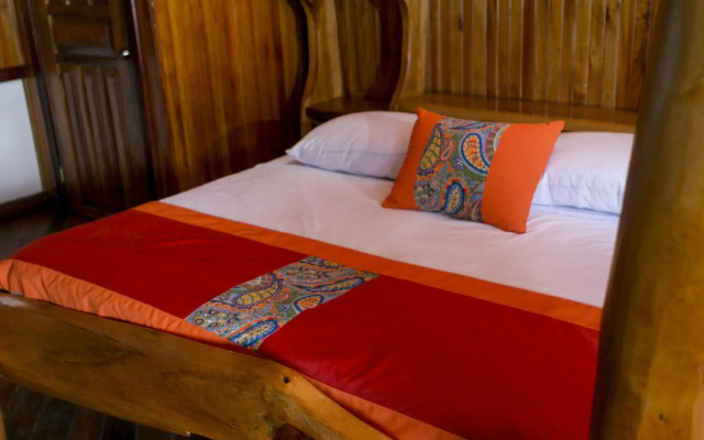 Hotel La Isla Inn
