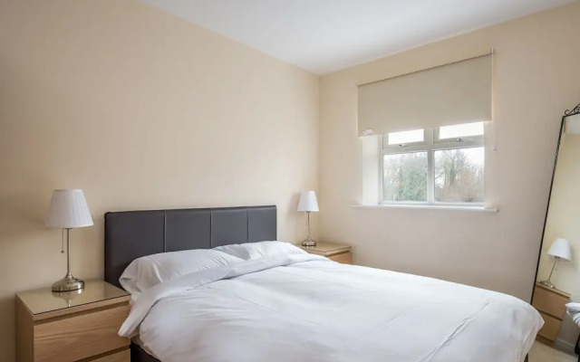 Luxury 2 Bed Riverside