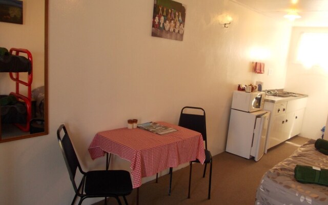 Bignell Street Motel