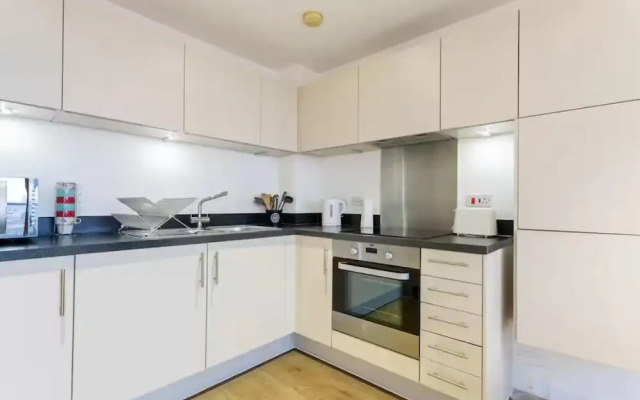 Apartmentsleeps3-balcony-near Canarywharf-gym