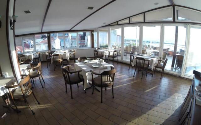 Deniz Otel