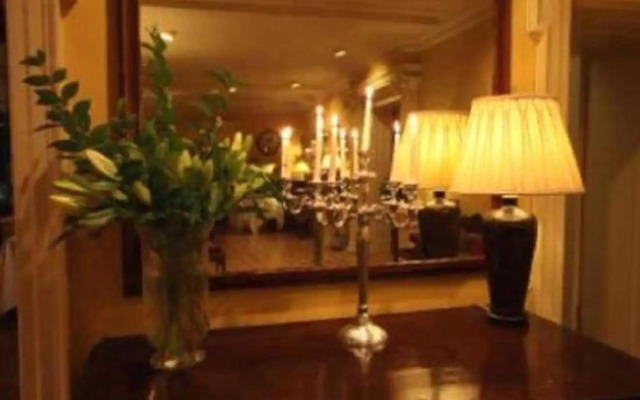Rowley Manor Hotel