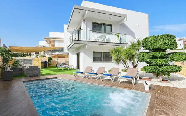Casa Javi 8 pax in Platja de l Arenal