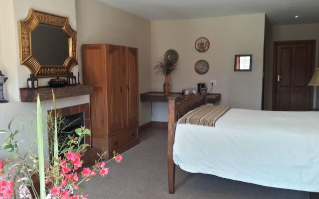 The Bend Country House