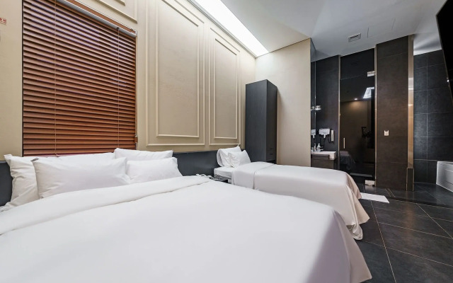 Starhills Hotel