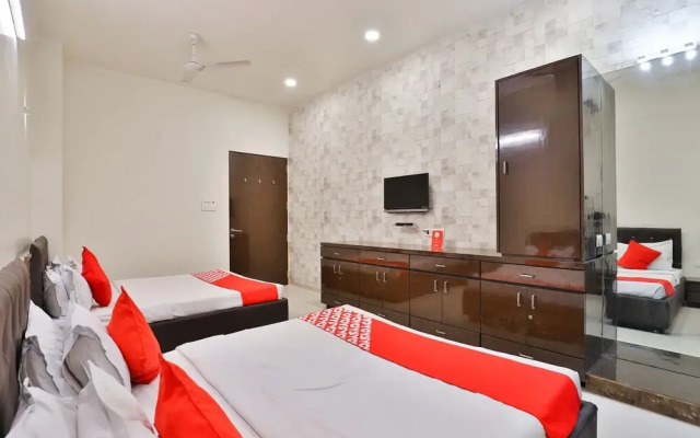 OYO 17263 Marigold Banquets And Rooms