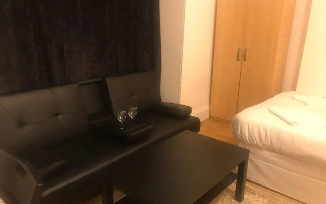Poplar Guest House