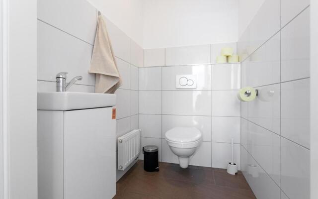 Sunny Penthouse with Terrace. DG7