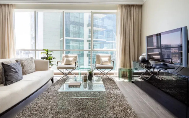 Astounding 3BR Apartment w/ Sea & Marina Views!