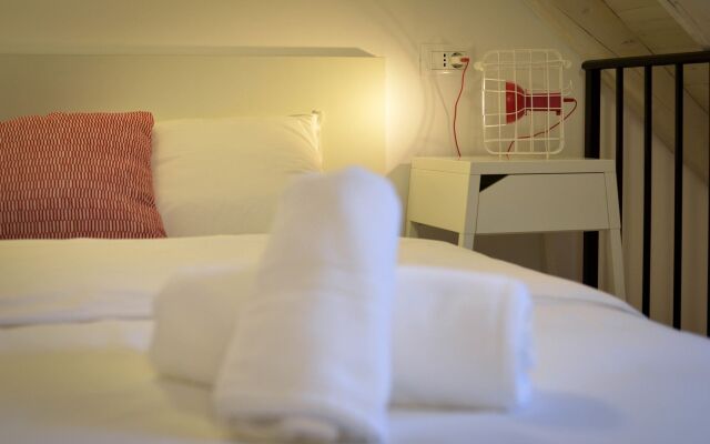 Apartments & Rooms Tiramola