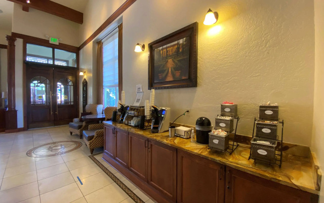 Best Western Plus Greenwell Inn