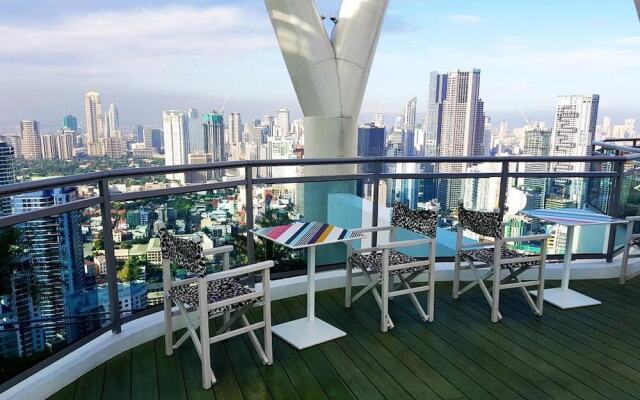 Oasis Regency @ Acqua Livingstone near Rockwell