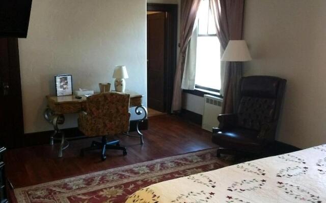 Riverside Hot Springs Inn & Spa - Adults Only