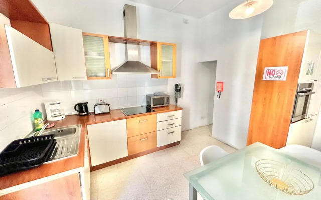 St Julians - Balluta Bay large 3 bedroom apartment