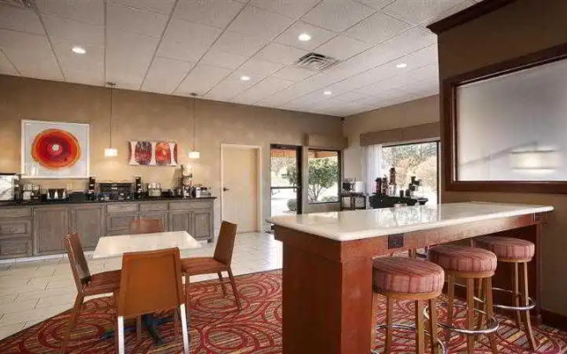 Americas Best Value Inn & Suites Bastrop