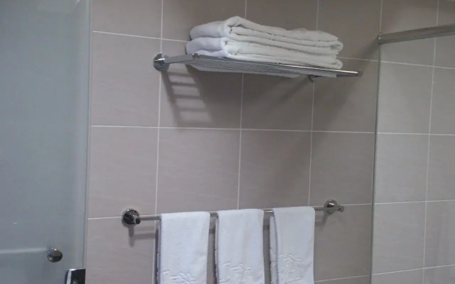 Shun-Yi Hotel