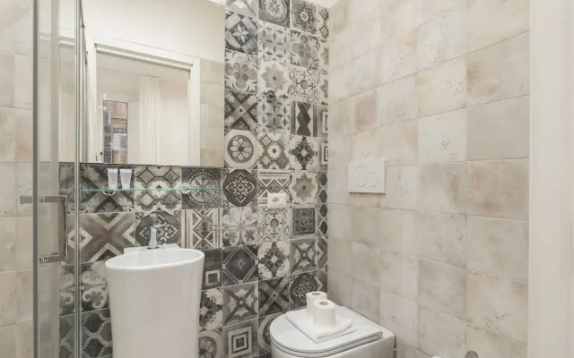 Vatican Suite 2 Levels Completely Renovated