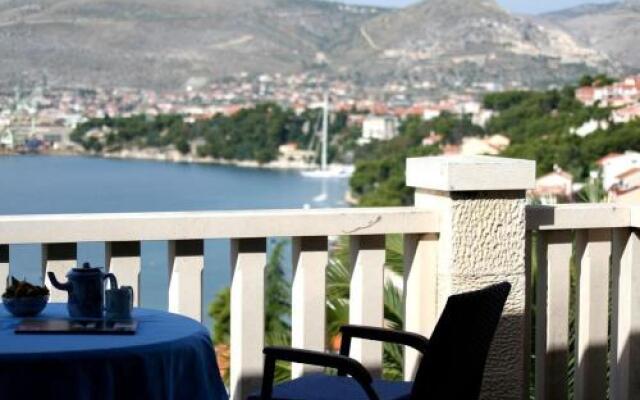 Three-Bedroom Apartment in Trogir