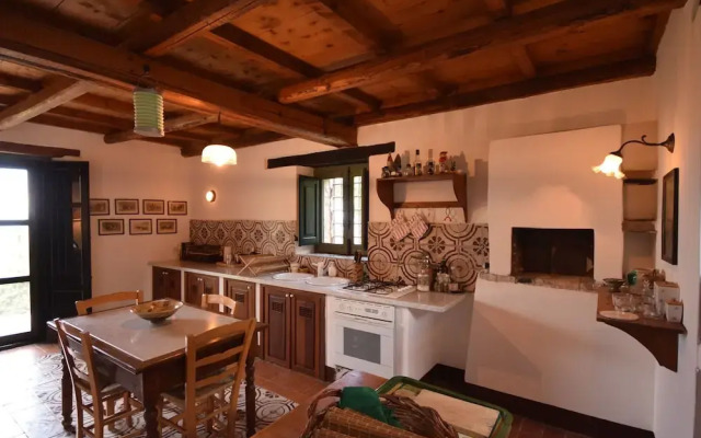 Cozy Holiday Home in Collesano With Pool