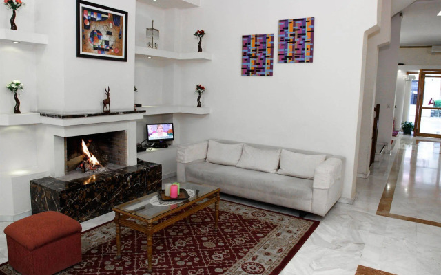 Alexiou Hotel