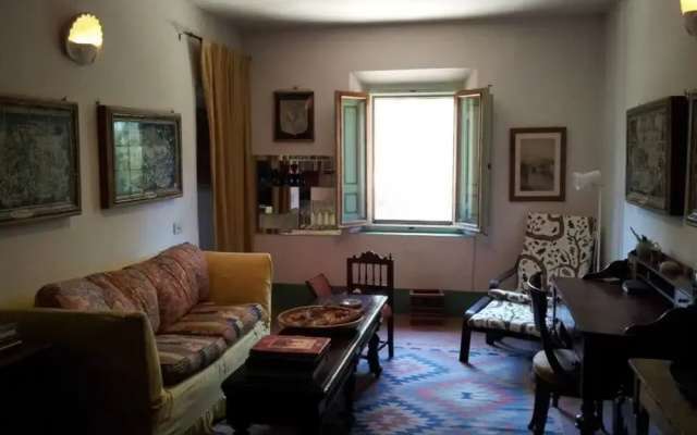 Captivating 3-bedroom Apartment in Certaldo