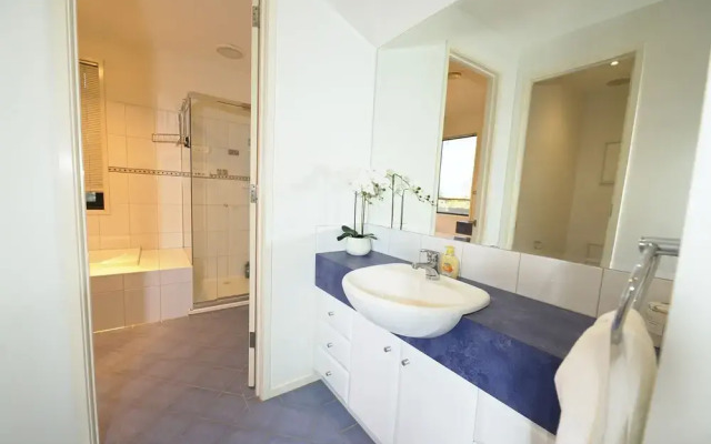 Luxury 7BRM Lakeside BigHouse Point Cook