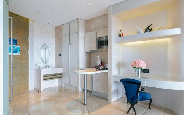Sanya phoenix island yuejia holiday apartment