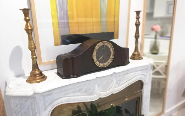 Lux City Loft in front of the Port