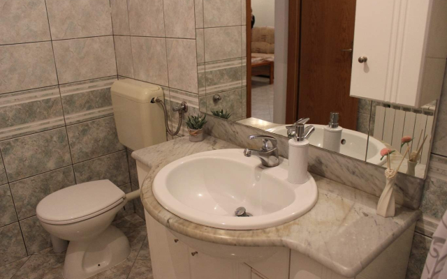 Holiday house Tončica - quiet place: Dol (Brac), Island Brac